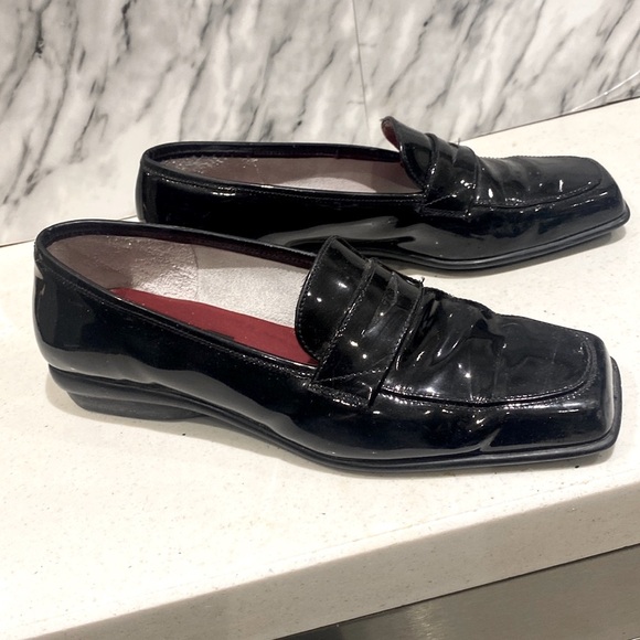 Salvatore Ferragamo Shoes - Salvatore Ferragamo Black Patent Leather Flats 6.5